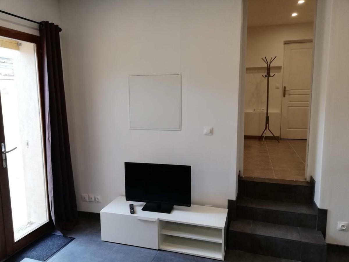 Maison Duplex & Appartement Sur Cour La Ferte-Gaucher Exterior photo
